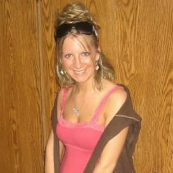 Meet your Posher, Tara - Picture 4 of 8